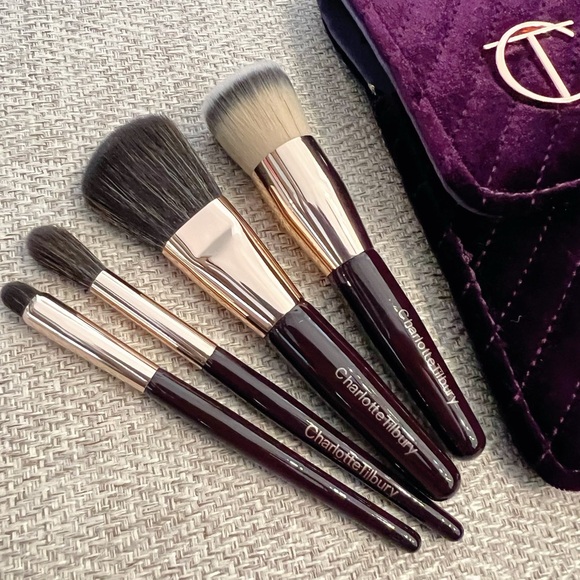 Charlotte Tillbury Makeup Brush Set - Picture 4 of 5